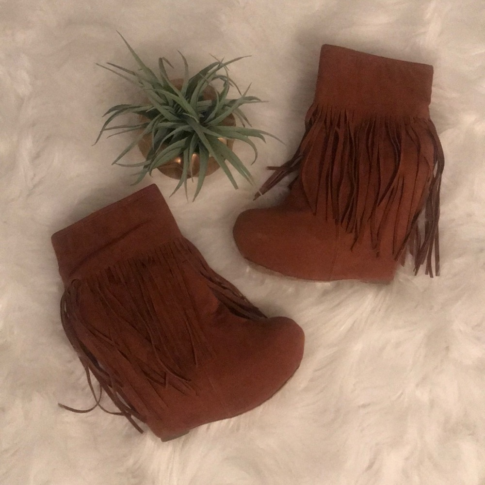 Brown fringe wedge boots